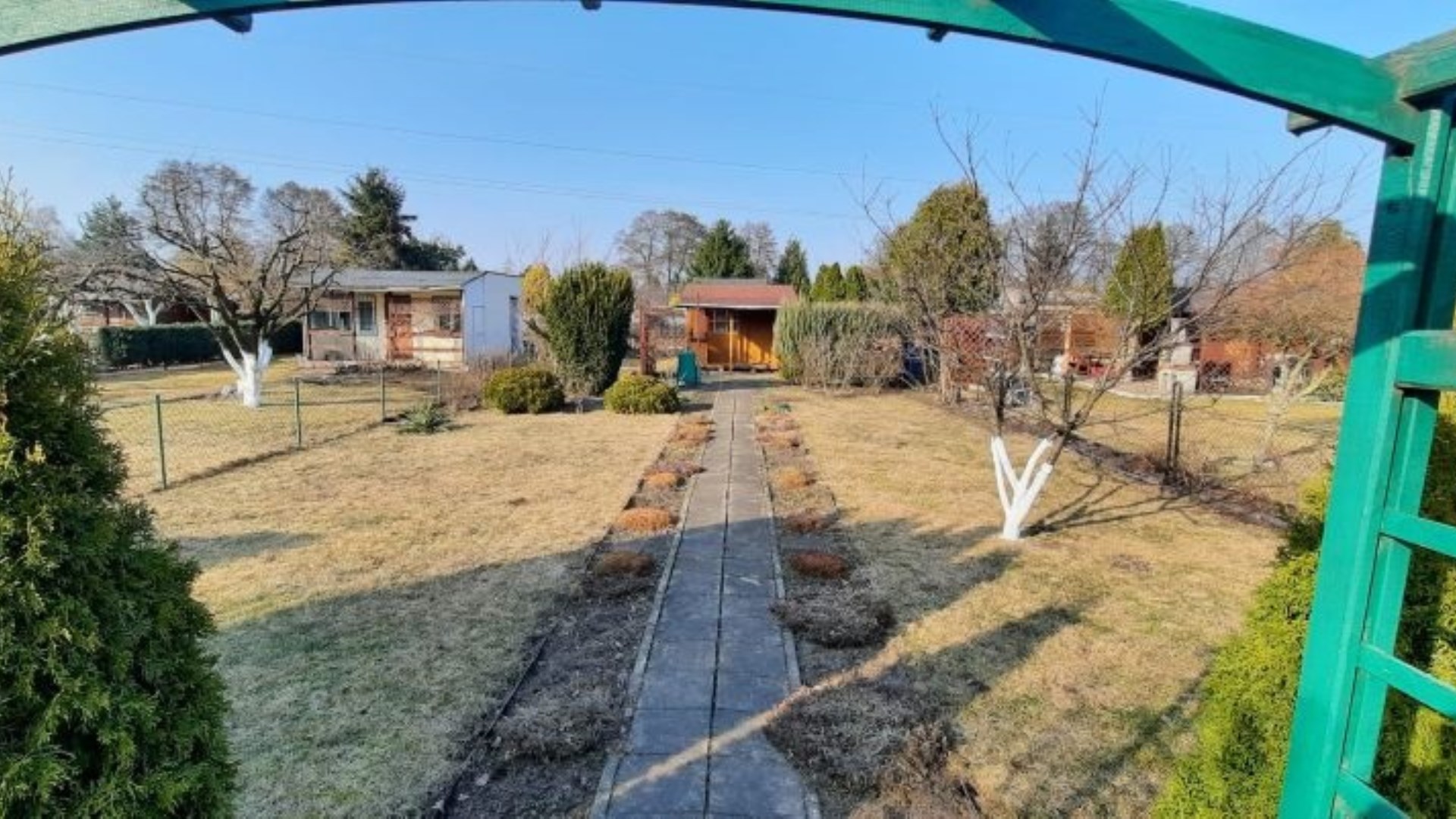 Działka na sprzedaż