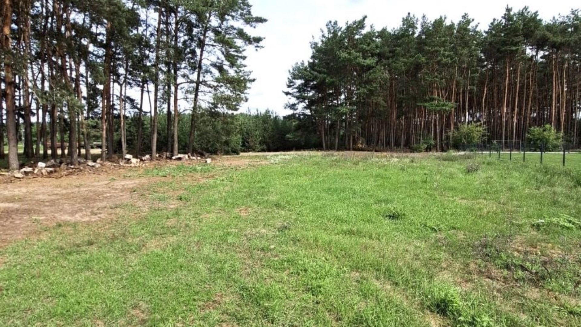 Działka na sprzedaż